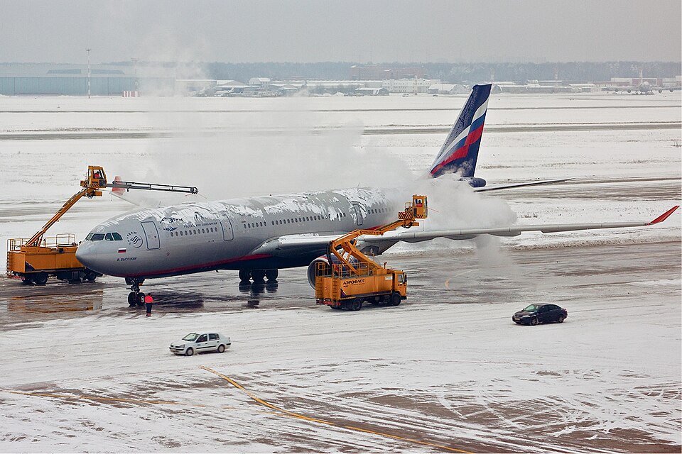 Aircraft De-Icing Truck