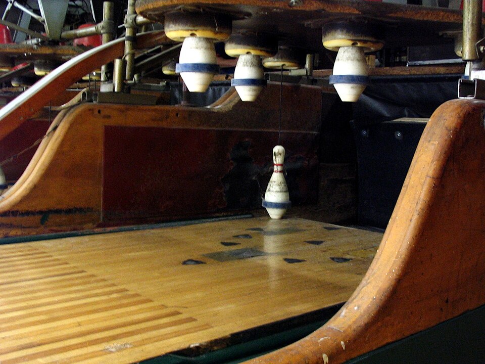 Bowling Pinsetter