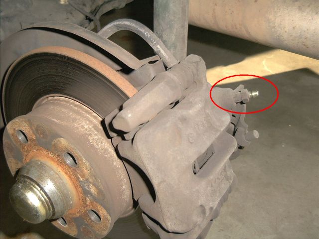 Pressure Brake Bleeder