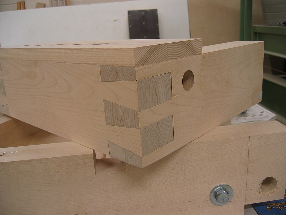 Dovetail Machine