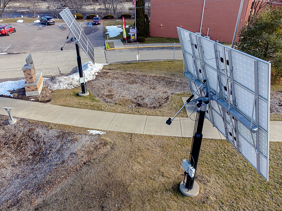 Dual-Axis Solar Tracker