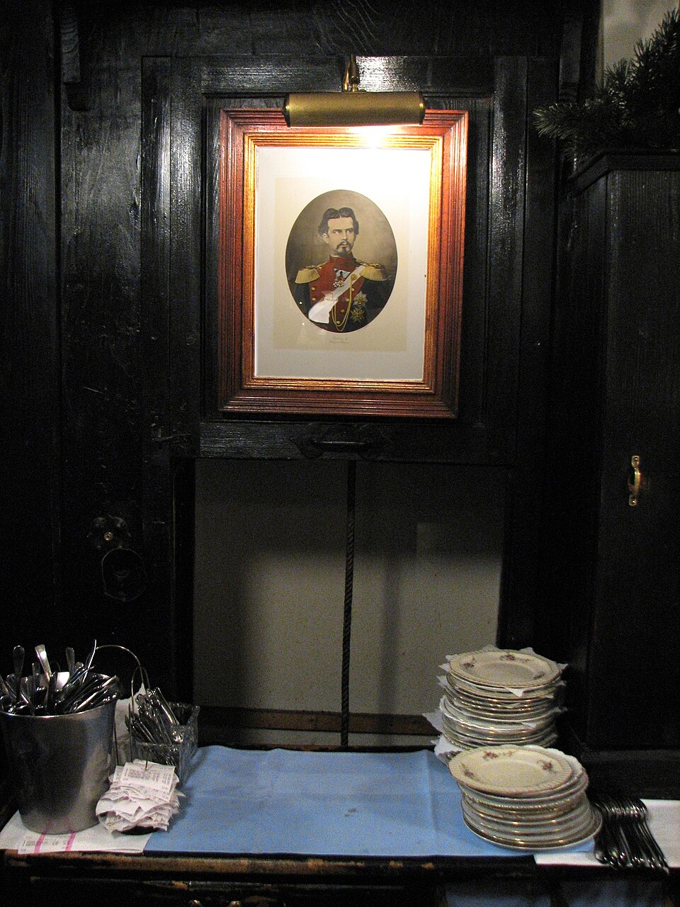Dumbwaiter