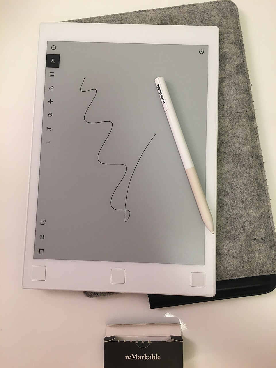 E-Ink Writing Device