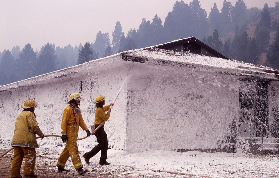 Foam Fire Extinguisher (AFFF)