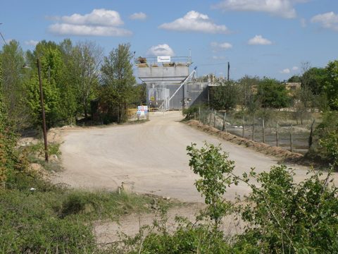 Concrete batching plant - geograph.org.uk - 1274918.jpg