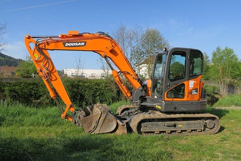 Doosan DX85R-3 excavator in Remiremont, France - 2022-05-03 - 01.jpg