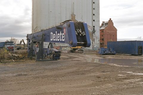 Liebherr excavator boom arm at Rehuraisio in Toppila Oct2012 001.jpg