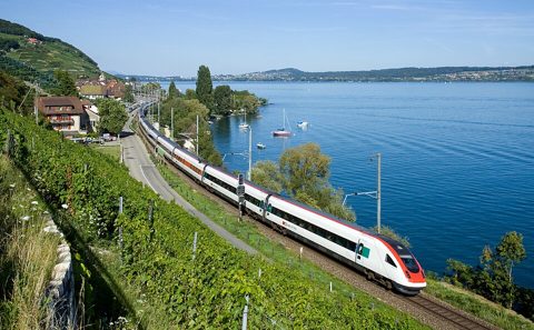 SBB RABDe 500 bei Twann.jpg