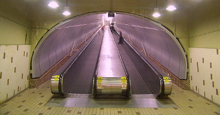 Moving sidewalk.jpg