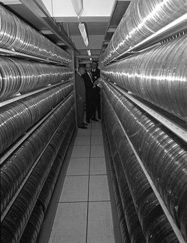 Magnetic tape library at USDA.jpg