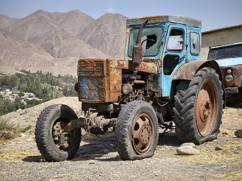 T-40 tractor in Urmetan, Tajikistan (трактор Т-40, Урметан, Таджикистан).jpg