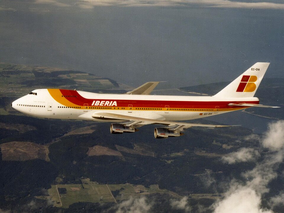 Jumbo Jet (747-class)