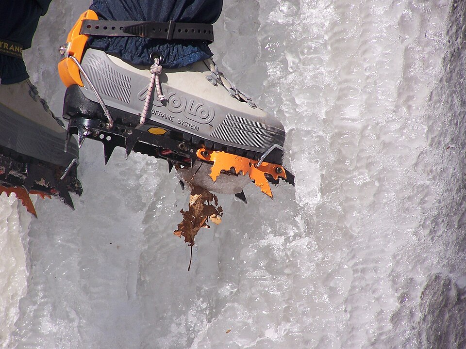 Mountaineering Crampons