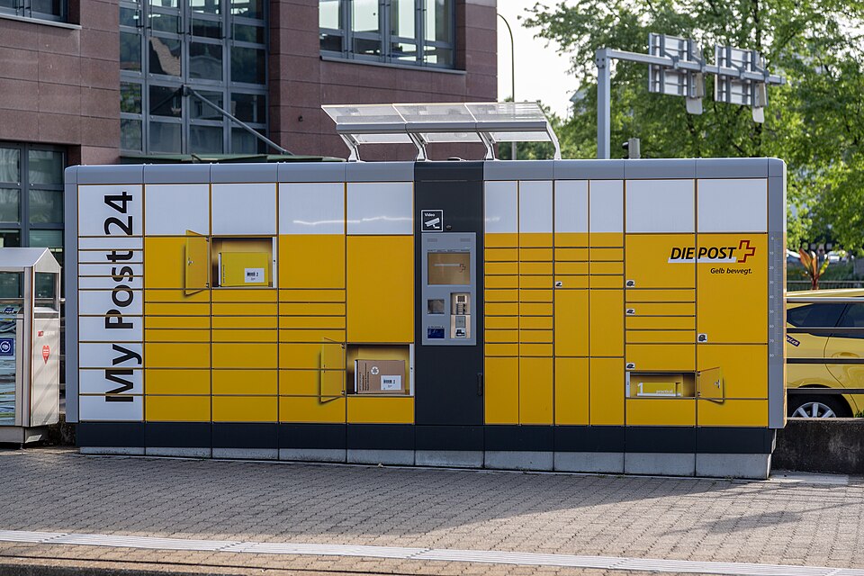 Smart Parcel Locker