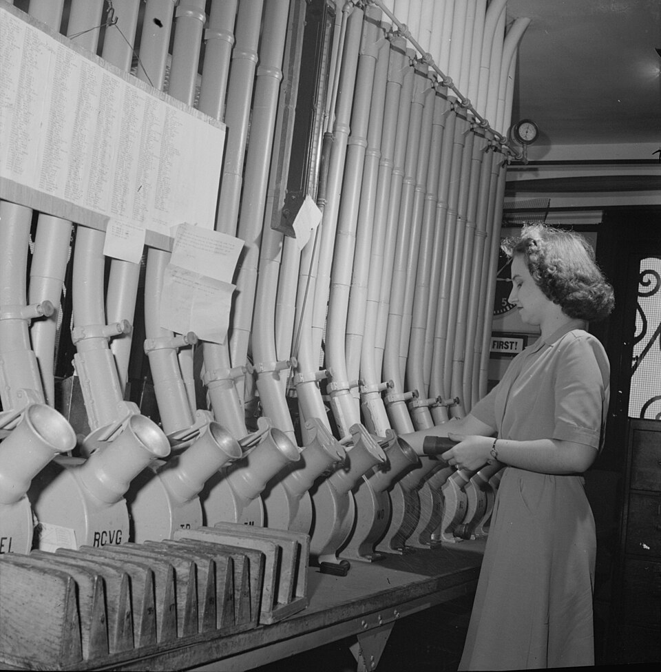 Pneumatic Tube Station