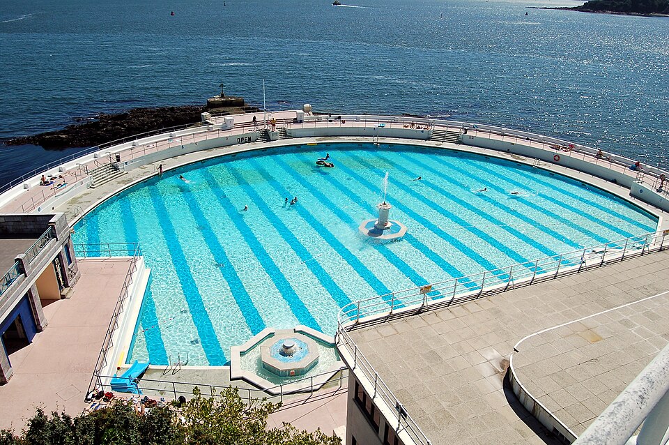 Pool Access Lift
