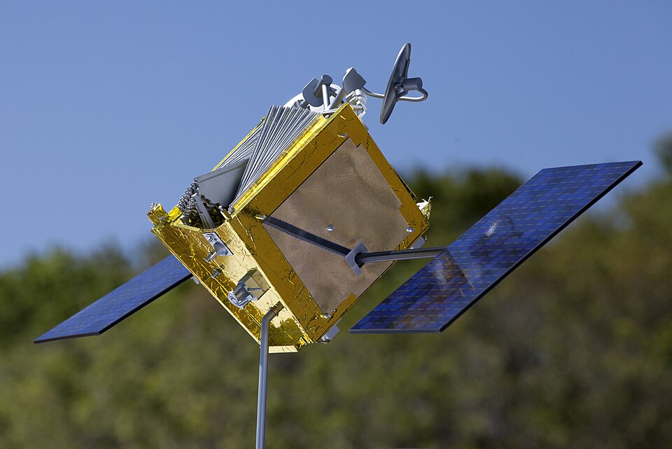 Satellite Dispenser