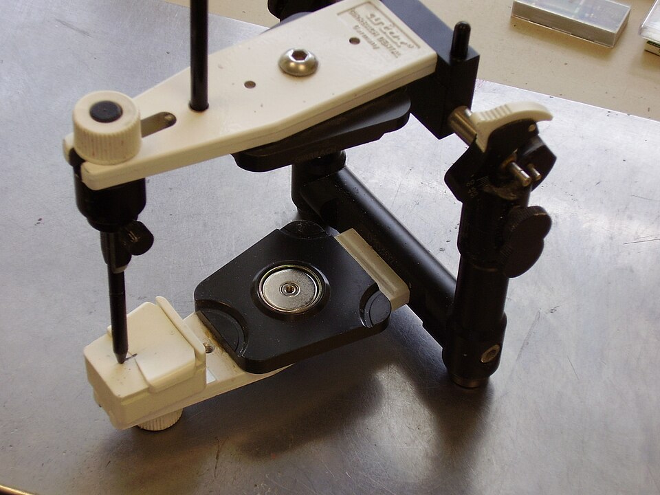 Dental Articulator