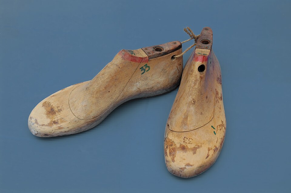 Shoe Lasting Machine
