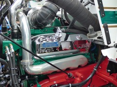 Diesel Engine: Turbocharged engine powering hydraulic pump