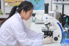 Microscope