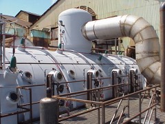 Sugar Vacuum Pan: Jacketed evaporative vessel that boils sugar juice under vacuum to concentrate and crystallize sucrose